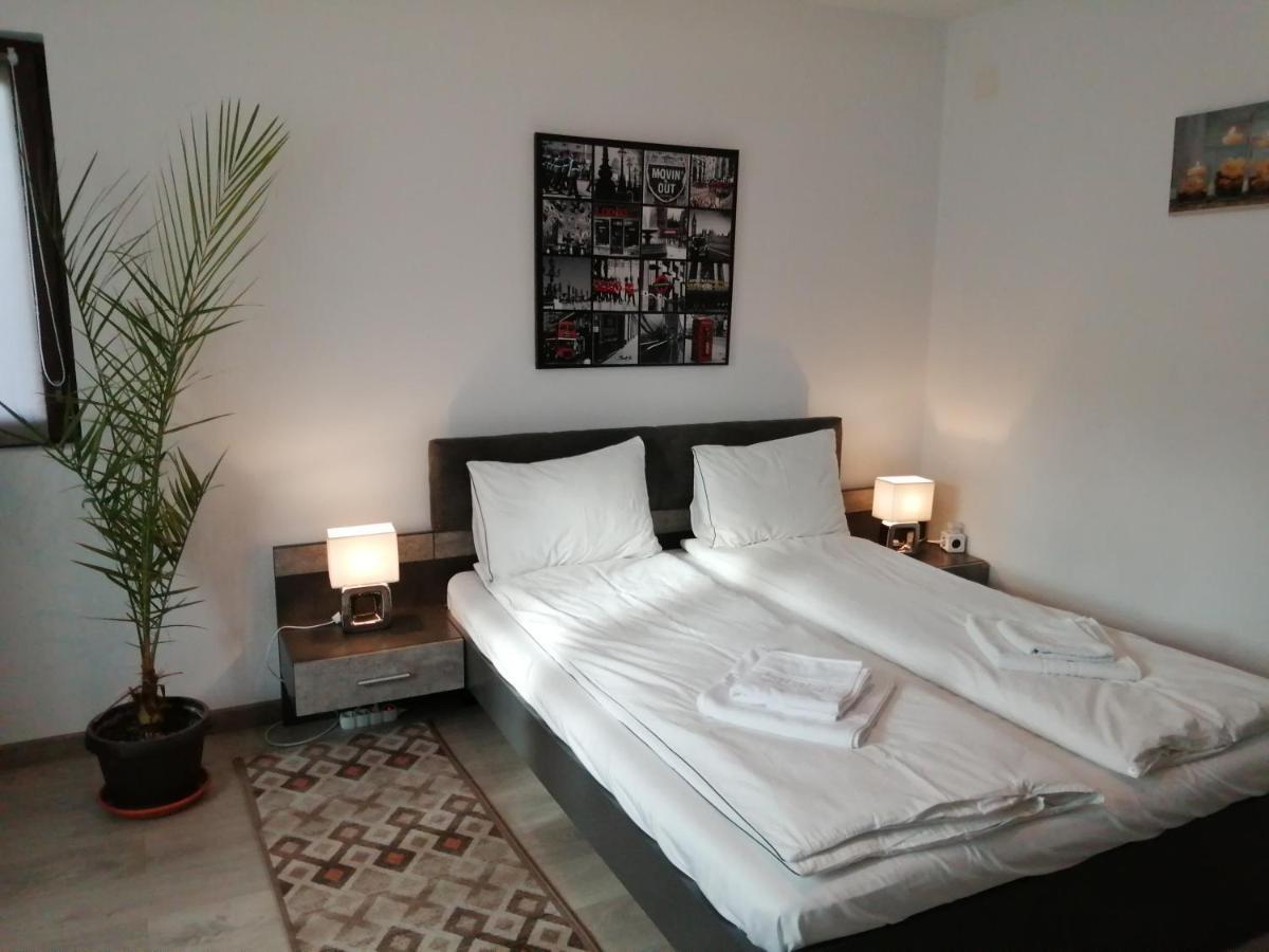Villa 38 Silviu Apartment Bukarest Kültér fotó