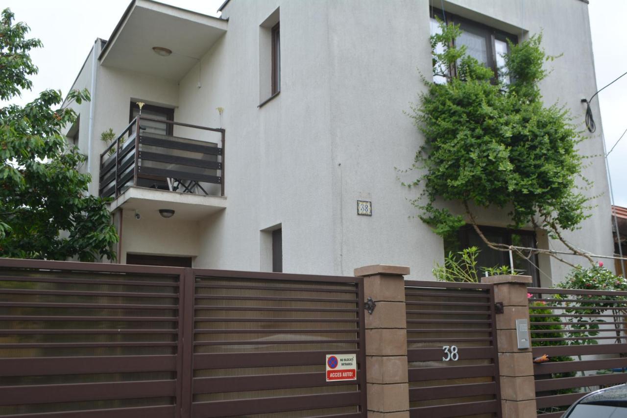 Villa 38 Silviu Apartment Bukarest Kültér fotó